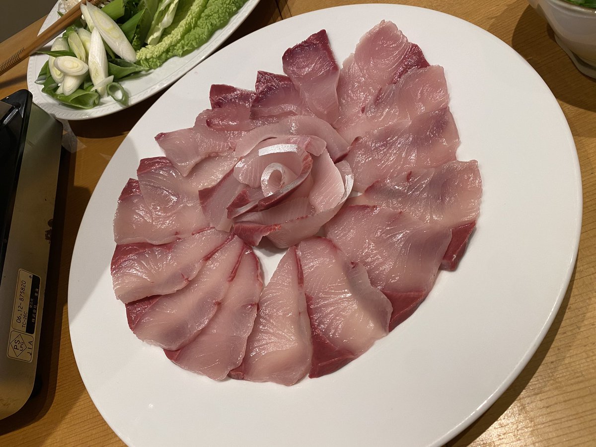 ＼新年明けましておめでとうございます！／

うまいもの食べて年越したので、何事もうまくいく一年になるよう頑張るぞ〜！

2026年もよろしくお願いいたします！🐴

馬かまぼこ?入り年越しそば&amp;ぶりしゃぶ👏🏻