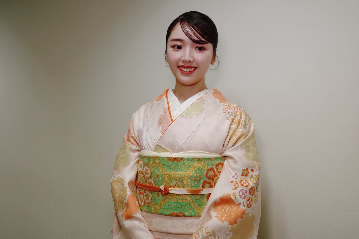 三宅香帆 tweet media