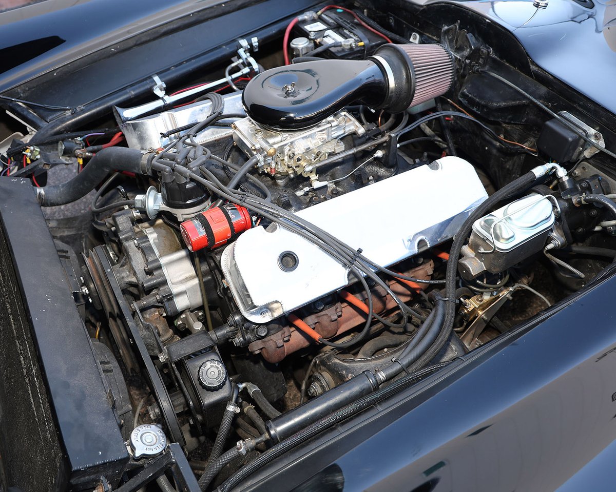 Barrett_Jackson's tweet image. Straight out of Gotham! This custom 1975 #Lincoln #Continental Mark IV #Batmobile re-creation is powered by a 460ci V8 with a 3-speed automatic transmission and features signature Bat-themed equipment.

Learn more: bit.ly/SD26TW-1975Lin…