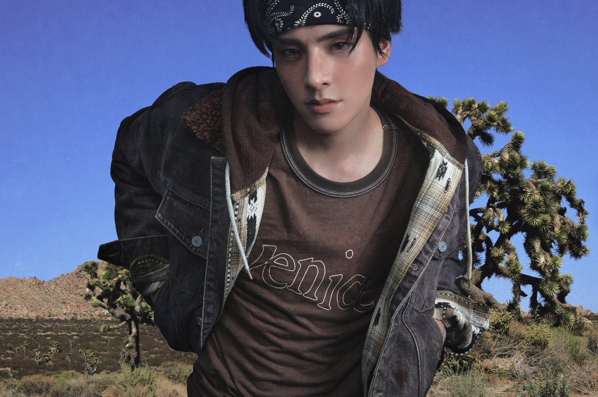 sphereisim's tweet image. jakehoon and the outsiders (1983)

jkhn as rival gang members who find comfort in one another OR jkhn as childhood best friends who try to escape the gang and its cycle of violence.