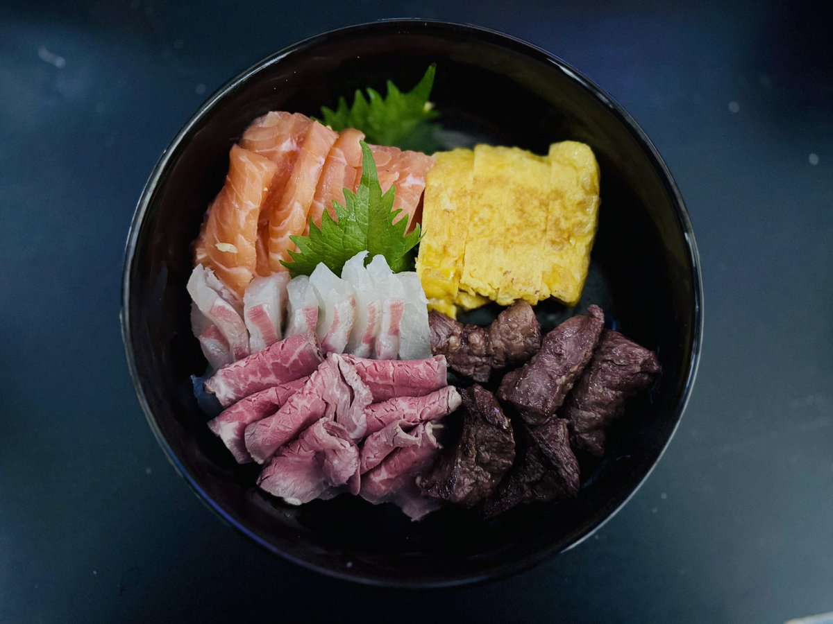 since i got it in 2 tries, i feel like it will be a good 2026 🙏

my first wordle of the year 

Wordle 1,657 2/6

⬛🟩⬛🟨⬛
🟩🟩🟩🟩🟩

happy new year! 明けましておめでとうございます！今年もよろしくお願いします！