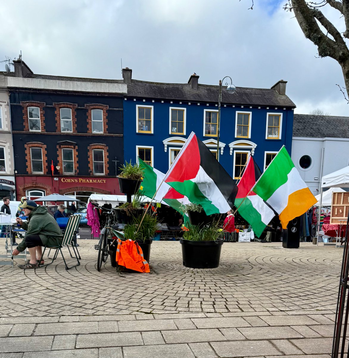 Lexi3Alexander's tweet image. 2025 highlights. I moved to Ireland and met the very pro-Palestine Pope Leo. May the new year bring Palestinian liberation🇵🇸✊🏼