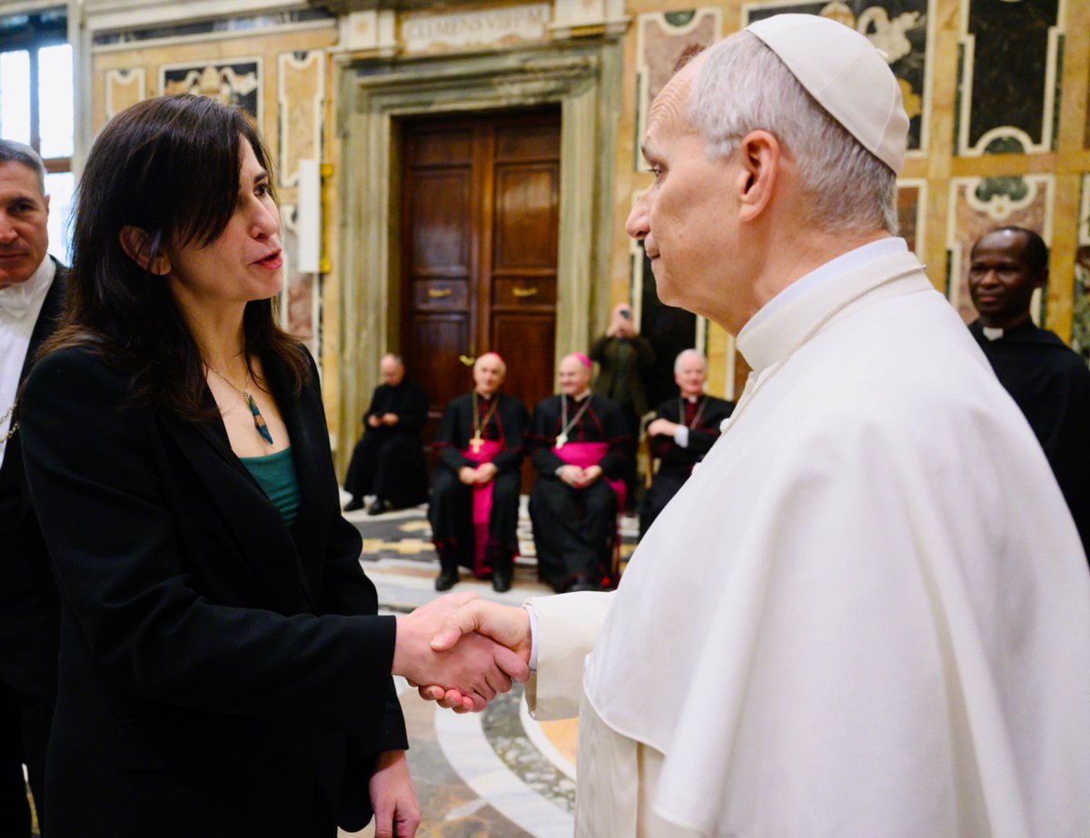 Lexi3Alexander's tweet image. 2025 highlights. I moved to Ireland and met the very pro-Palestine Pope Leo. May the new year bring Palestinian liberation🇵🇸✊🏼