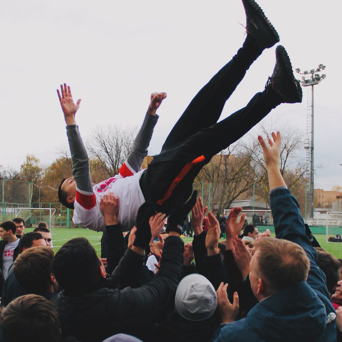 Никаких итогов уходящего года не будет, просто желаю каждому из вас в 2026-м быть всегда на высоте! 😎