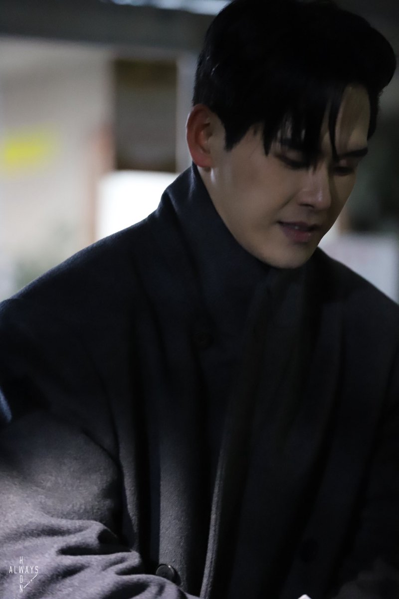 251231 나 혼자만 레벨업 퇴근길

완댜님🥹💗