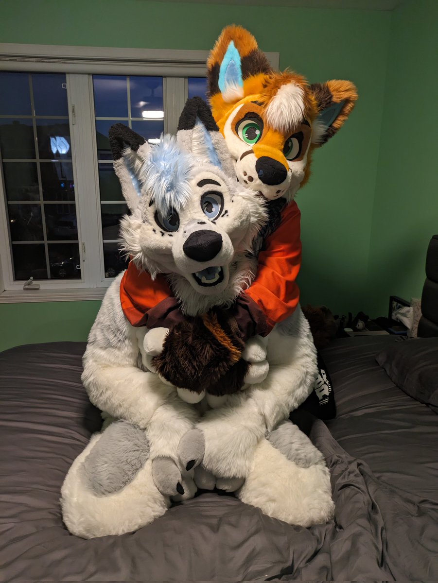 Artythefoxx tweet media