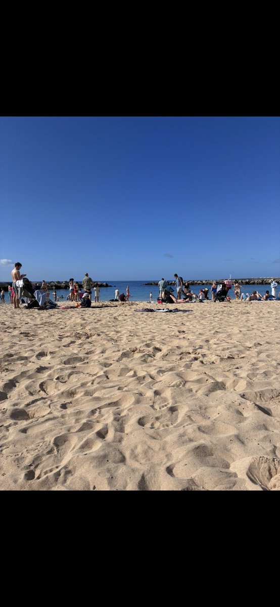 Budd1Clare's tweet photo. Celebrating New Year’s Eve just how I like it 💕 happy New Year’s Eve everyone 

#familytime
#beach
#pool
#waterpark 
#sunshine https://t.co/wih303UdCx