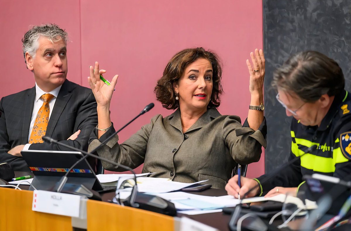 Rijnburgse jongeren belagen politie