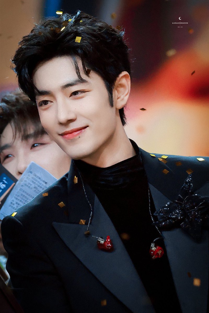 wxyzybxz's tweet photo. 251231 Xiao Zhan atbDragon TV New Year Eve Gala

cr 洛洛山河0805x1005
#GoAheadto2026WithXiaoZhan
XIAO ZHAN COUNTDOWN 2026 https://t.co/kG3oCBQaOM