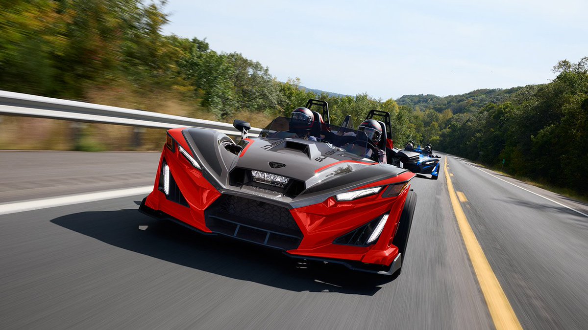 GuysGab's tweet image. Polaris has officially unveiled the 2026 Slingshot lineup, headlined by the return of the limited-edition Grand Touring model with color-shifting iridescent paint, 204 HP, heated/cooled seats, and 700W audio. guysgab.com/2026-polaris-s…