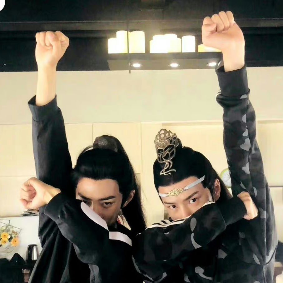 ybaizhan's tweet image. HAPPY NEW YEAR EVERYONEEEE 🥳🥳🥳 it’s finally 2026 aaaaa may bjyx and everyone be happy 🥹💕 and let me see them irl more often this year plsplspls 🙏🏻 冲鸭！！！！！！！