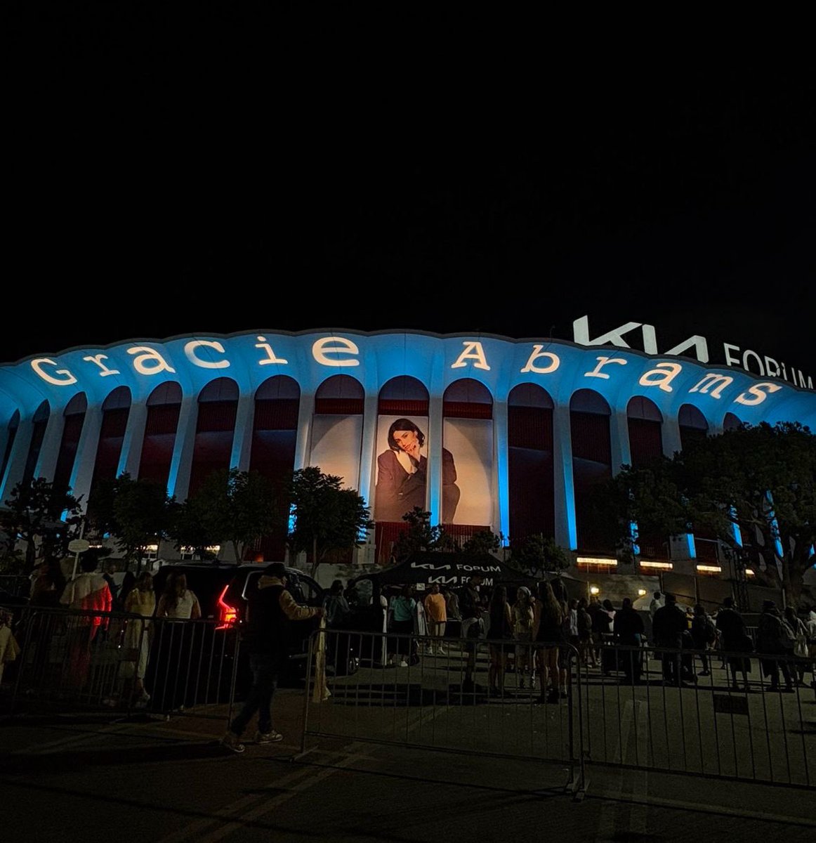 going into 2026 with the same girl i’ve loved for years and so many years to come <3