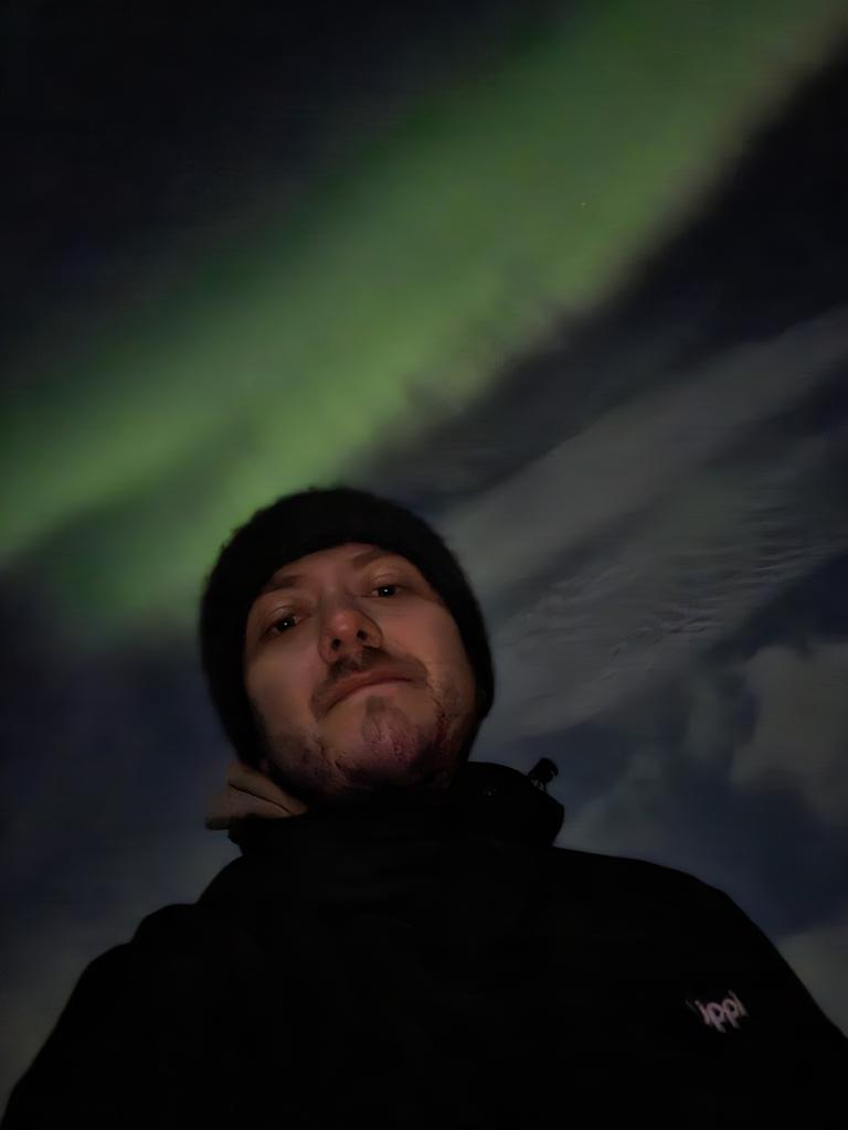 Un año bien raro, ya que al principio no estaba del todo cómodo. Un año donde me di cuenta de lo mucho que soy capaz y muchos sueños que pude cumplir. 
Me llevo lo mejor de este 2025, y esperando que el 2026  traiga mejores cosas para todos 💙🫶