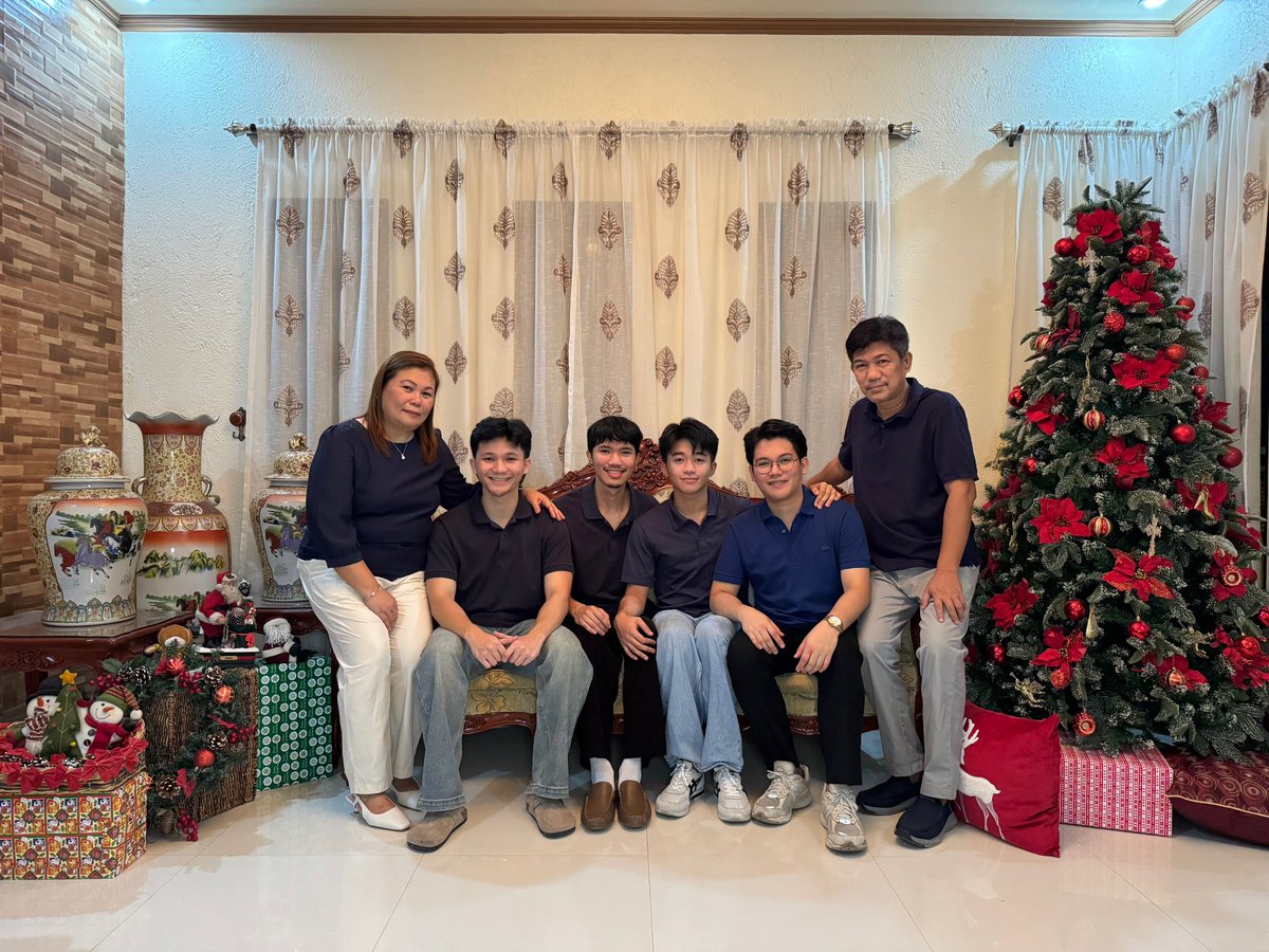 PerquinPAT's tweet photo. Happy Holidays! https://t.co/BOEhdGasgp