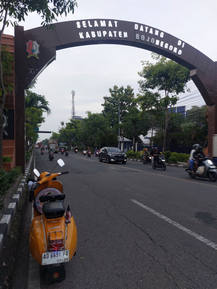 agoeng_HD's tweet photo. Semongko bajul bojonegoro, bacut ucul yo diiklasno https://t.co/amNCBm2IjT