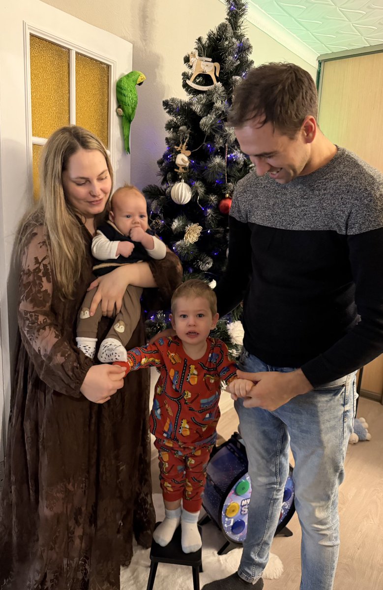 robertad98's tweet photo. Laimīgu Jauno gadu! 🤍🥂✨ Lai miera, mīlestības un iekšējā siltuma pilns gads! 😍 https://t.co/tJOlluVity