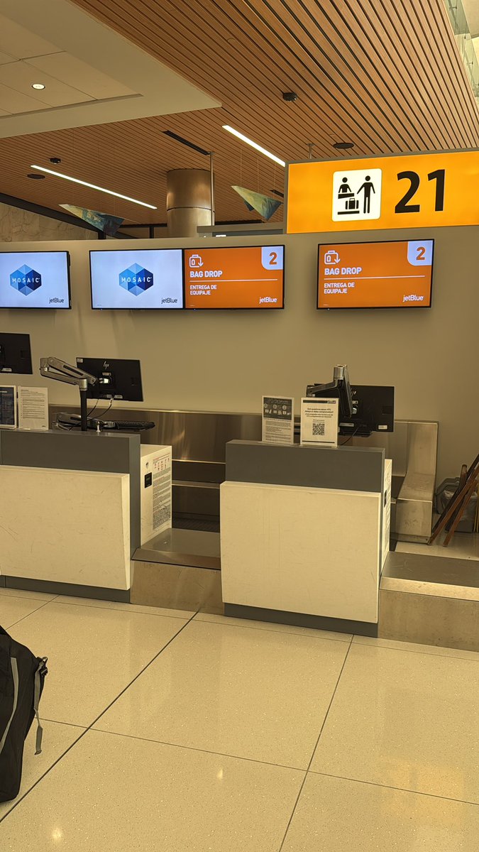 themuffinman00's tweet photo. @JetBlue very disappointed. At Denver international airport and check in area isn’t open. Sign says 3 hours before. https://t.co/1ZyX5NYE7x