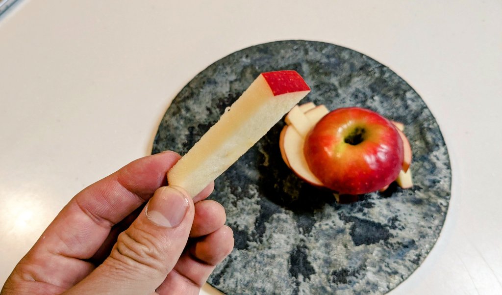 リンゴ R L_P2039_2411031534@