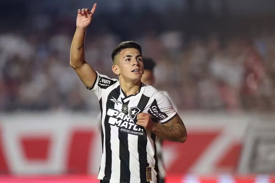 TheCopaClub's tweet image. 🚨 FIFA has officially issued Botafogo with a transfer ban.

The Brazilian club failed to pay Atlanta United in 2024 for the transfer of Thiago Almada.

Botafogo have been ordered to pay $22.5m to lift it.
