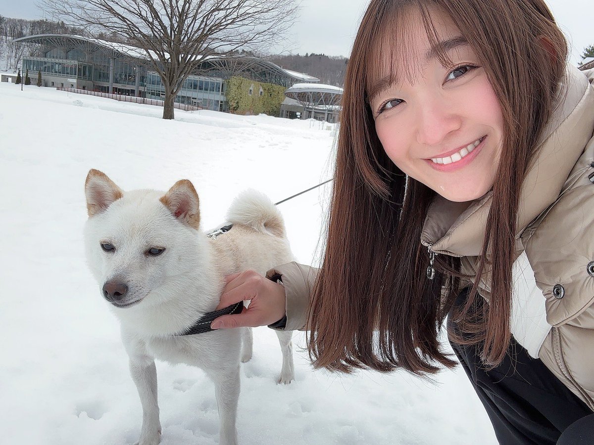 あけましておめでとうございます🎍
今年もどうぞよろしくお願い致します^ ^

2026年、お馬さんのように
かっこよく走り抜けたいです𓂃 𓈒𓏸

皆さまにとって健康で、笑顔の多い
幸せな一年になりますように☺︎

雪の中にいるとキタキツネに見えるれんげさんと🦊❄️