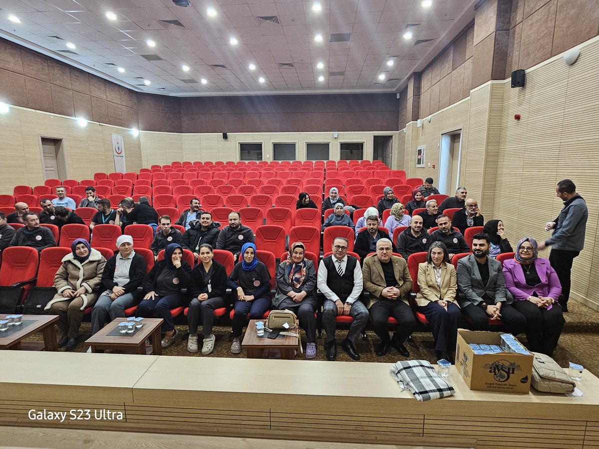 Karaman Eğitim ve Araştırma Hastanesi  Temizlik personelleri degerli mesai arkadaşlarımızla motivasyon
Programında birlikteydik hayata kısa bir mola verdik ,
 Temizlik personelleri Gününü Kutladık. Bu özel günümüzde bizlere destek olan Bütün İdarecilerimize teşekkür ederiz.