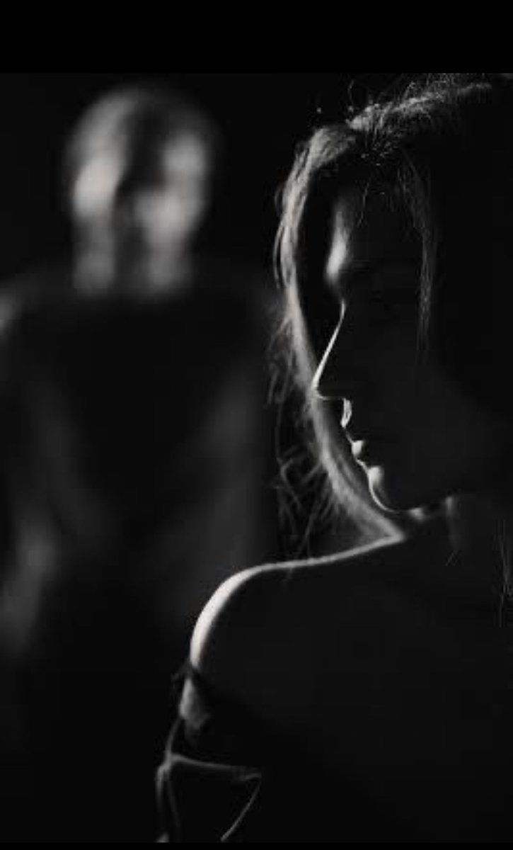 ٠

دامه معي أغلى الحبايـب فأنا حي
بالقلب أضمه يوم قلبي ضنينهــ❤️

#بوح_آخر_الليل 

٠