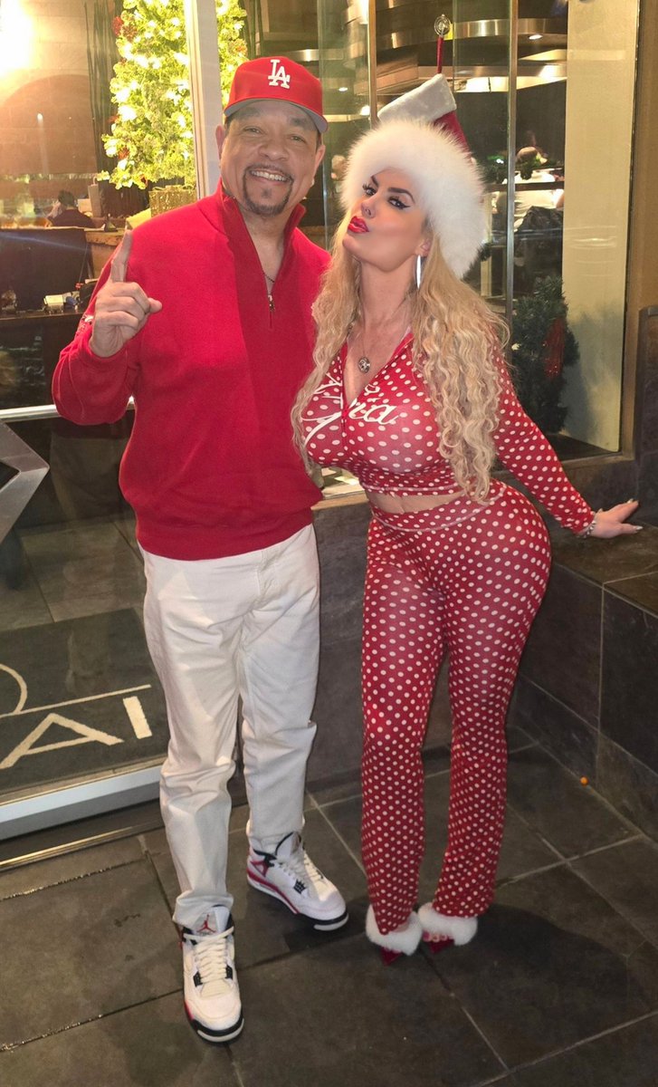 cocosworld's tweet image. Happy Anniversary to us! 25 years! If u round it its almost 30 years! Lol 
My knight &amp;amp; Shining Armor,my peanut butter to my jelly,my pea to my pod
Cant imagine life without you. 
I remember  in 2001 meeting you like it was yesterday.. I love you baby ❤️