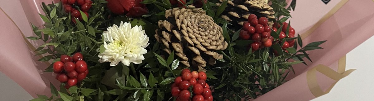 Yeni yılın ilk çiçeğini daha günün ilk saatinde aldım bu şaka mııııı