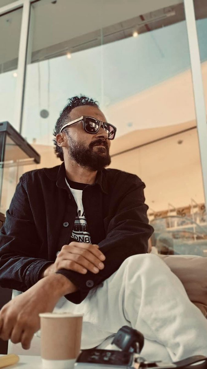 ✨ سنة جديدة وبداية أقوى ✨
نودّع عامًا مررت فيه بالكثير من التحديات والصعوبات وتعلّمنا فيه دروس ما كانت سهلة
تركنا أشخاصًا ما كان لهم مكان في رحلتنا القادمة واخترنا أنفسنا والسلام الداخلي
نستقبل عامًا جديدًا بقلوب أخف ونوايا أصدق وأمل أكبر بأن القادم أجمل بإذن الله 🤍
كل عام