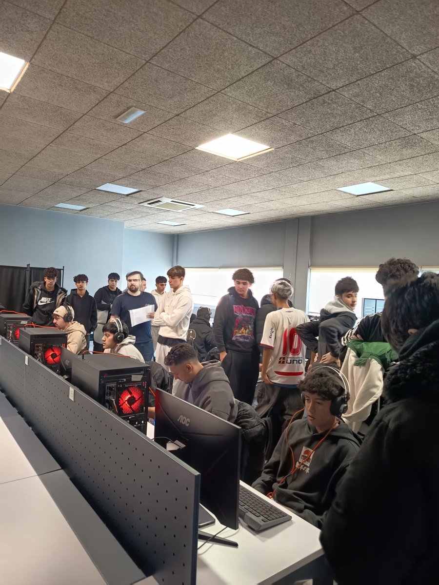 SFL - Sinfrenos League 🏎️⚽ tweet media