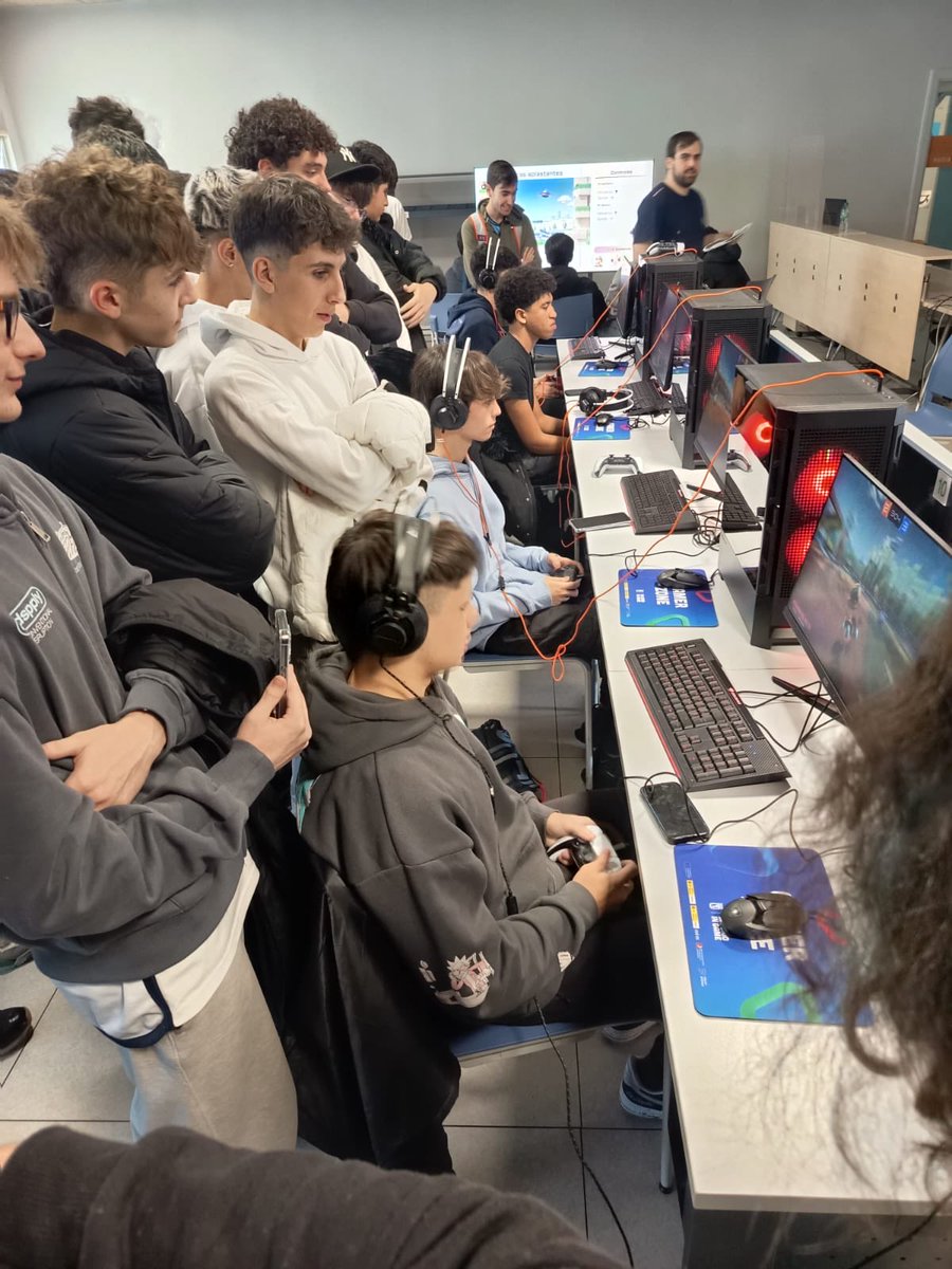 SFL - Sinfrenos League 🏎️⚽ tweet media