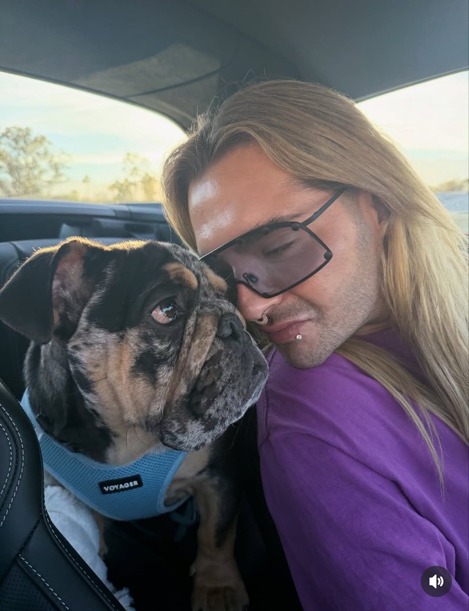 Bill ya se encuentra trabajando en la adaptación audiovisual de su libro autobiográfico 🤩
Les dejo un recap con ese y más datos de lo más importante que hizo Tokio Hotel este año: 
vt.tiktok.com/ZS5M6UA3L/