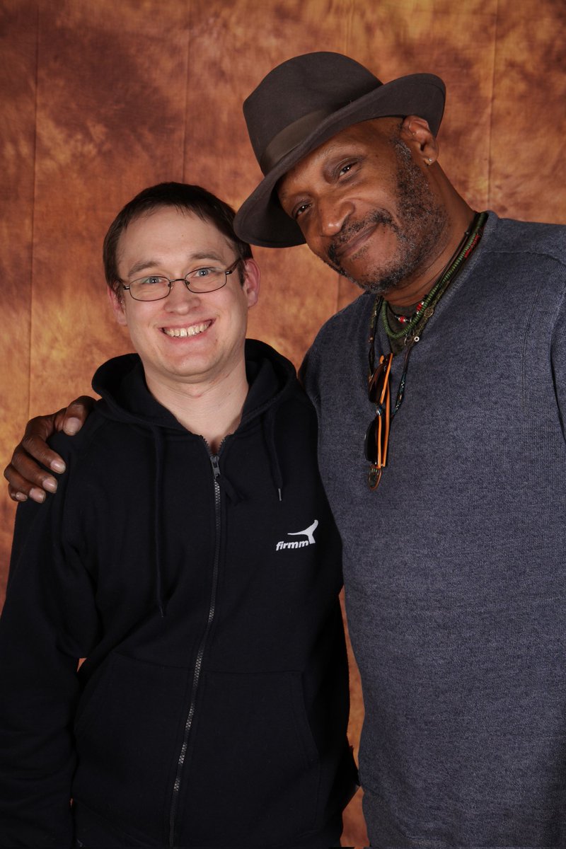Conker2004's tweet photo. @CandymanDB @JasonVoorheesDB I met Tony at a convention in 2015 and had a great conversation with him. When I said that The Crow is one of my favorite movies, he took my hand, shook it, and said, "Mine too, thanks man." https://t.co/rVJq6MX441