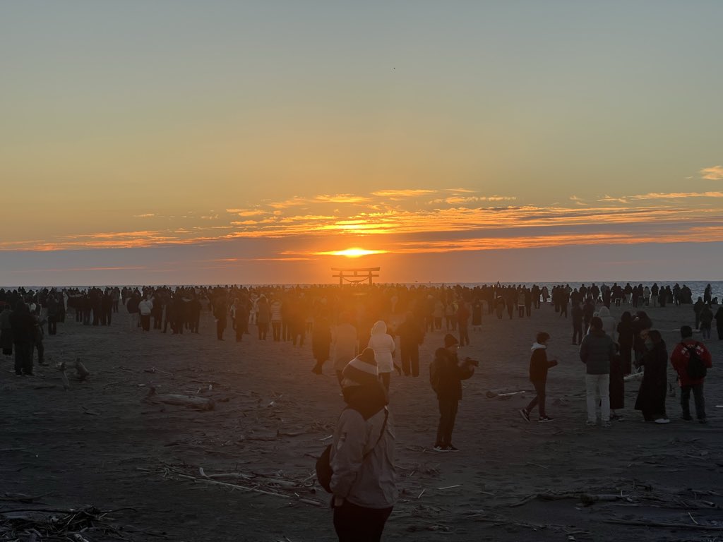 Oturtle8330's tweet photo. 明けましておめでとうございます🌅
今年もよろしくお願いします🎍 https://t.co/usQmJFcbQ7