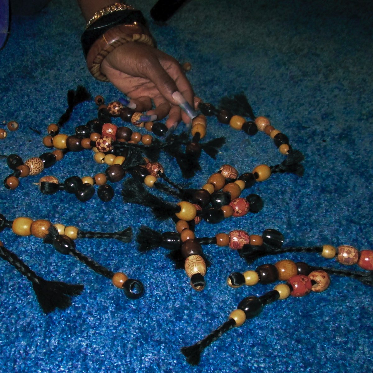 officialdoechii's tweet image. bitch i want my thingsss