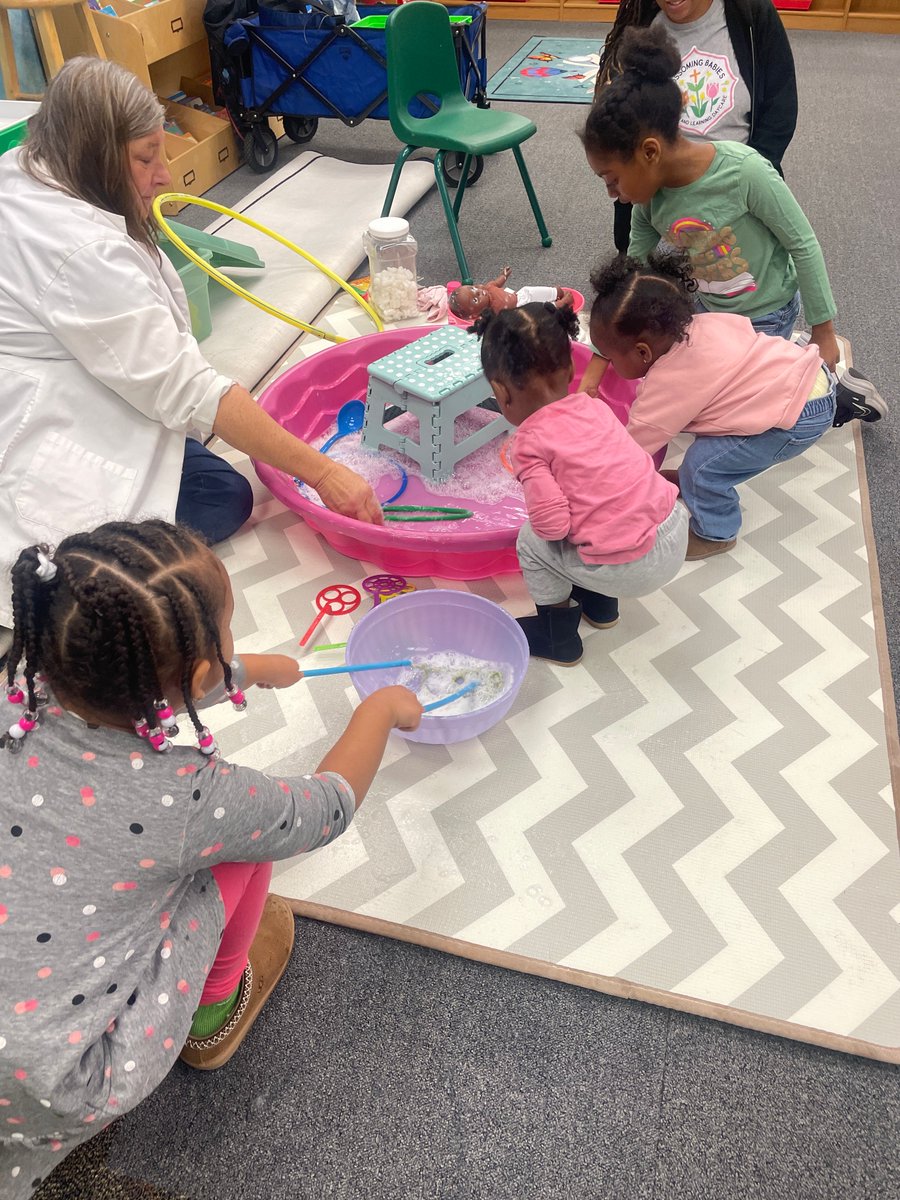 TrentonPubLib's tweet image. Our STEM project featuring bubbles was a blast! Thank you to all our mini scientists for joining us and making it such a fun, hands-on experience.
#LibrarySTEM #MiniScientists #STEMAtTheLibrary #LearningThroughPlay #BubbleScience