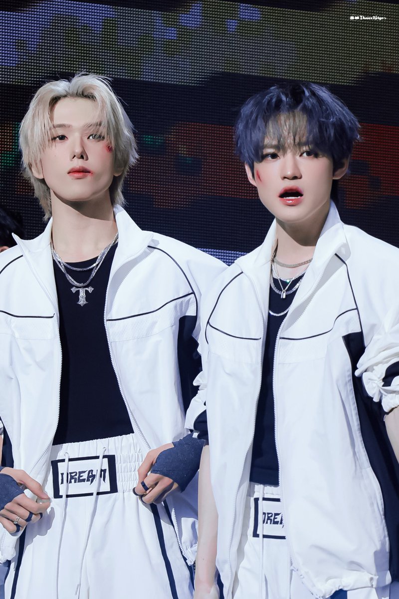 Ihave2pigs's tweet photo. 260101
올해도 같이 행복하자

#지성 #JISUNG #천러 #CHENLE 
#지천 #SungChen #chenji   #NCT #NCTDREAM
#하늘천땅지 https://t.co/x6XM2fMlRa