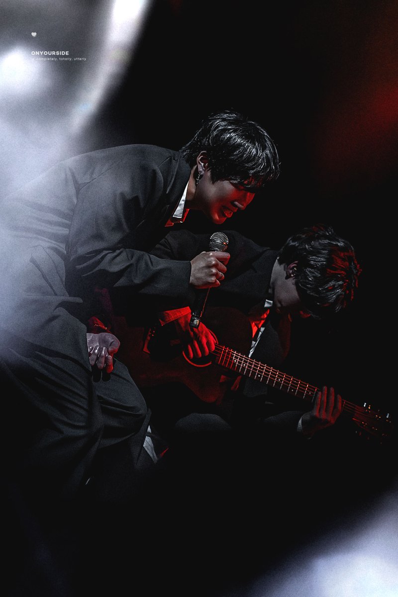 251228  
#HeMeets #히미츠 #끝나지않는세트리스트  
#오샘 #오승규
운명이라 부를 일이 있다면
그건 아마도 스스로 선택한 기적