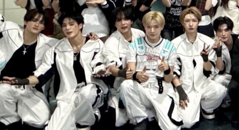 entertosiyu's tweet image. Oh yushi nct dream ???