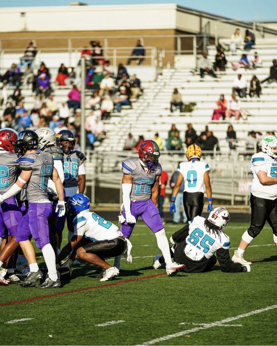 CaineM2_'s tweet photo. Grateful to play in the @qc_seniorbowl thank you @pepman704 @CoachKTinsley excited for opportunities in 2026!!! Here’s some clips. #10 Happy New Year!!! https://t.co/XkHTj9UNdc
