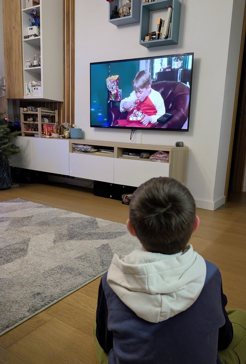 Сегодня сын в первый раз смотрит фильм, ну чем не итоги года? 🥹