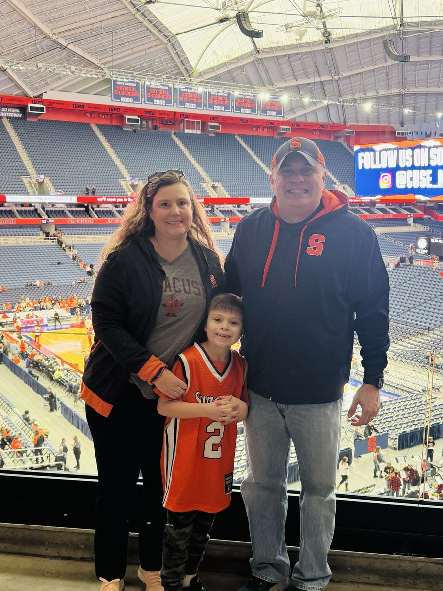 GDooher's tweet photo. Go Orange 🍊! Beat Clemson. #cuseGaneday https://t.co/3TSHo2V5j8