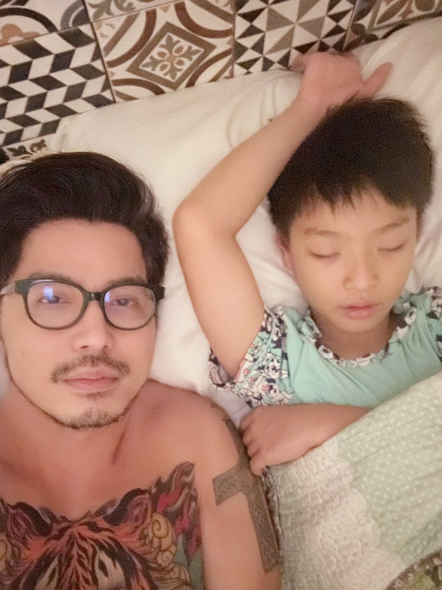 sirwil75's tweet image. Mornyt everyone.Day 1 year 2026. New beginning  &amp;amp; never ending. Happy nu year from @sirwil75 &amp;amp; @sirkingtot17 🧡

#FatherAndSon