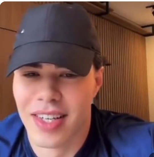 Pense em um gatinho.