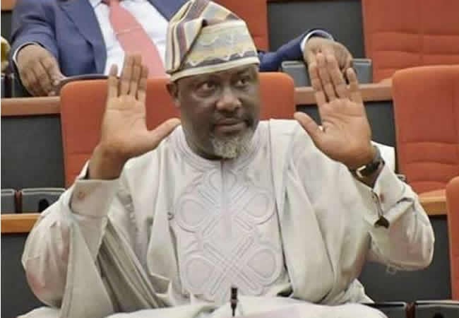 Bond_not_james's tweet photo. 1. Atiku has contested for presidency for over 20yrs. You think he will step down for Peter Obi now, at his last shot? In a party he's spearheading?

2. There's a speculation of allowing Obi do only 4 years and then step down for Atiku. 
Atiku will be 85 by 2031. You think an 85yr old president is sellable in Nigeria? Especially from the north where you have a litany of capable younger leaders?

3. Let's even say all my assumptions are nonsense and ADC hands obi the ticket on a platter. You really think a party with people like Atiku, Amaechi, Dino, Elrufai et al will allow an Obi perform all the magic he has been promising?

I rest my case. 
2027 no too far again.