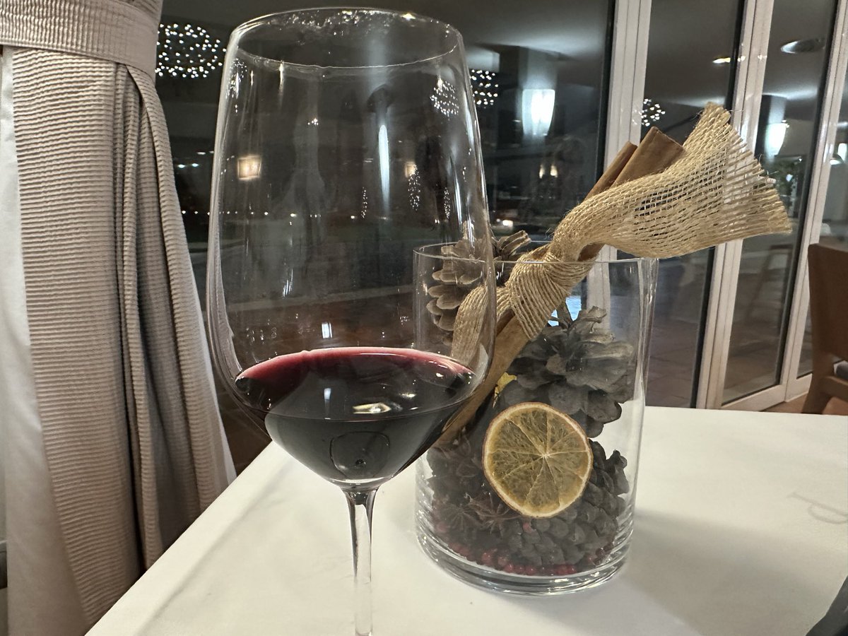 La buena noticia es que todos los problemas tendrán solución; y la mala es que no es la solución que todos quieren. Pero como dice Zarrabeitia: hagáis lo que hagáis, conservad el alma. 
__
Feliz 2026