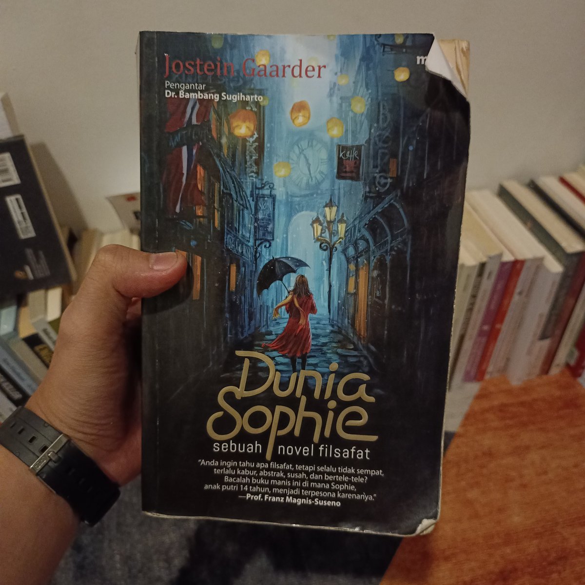 solusibukucom's tweet image. Starting 2026 with a book i met in 2019 (belum selesai)