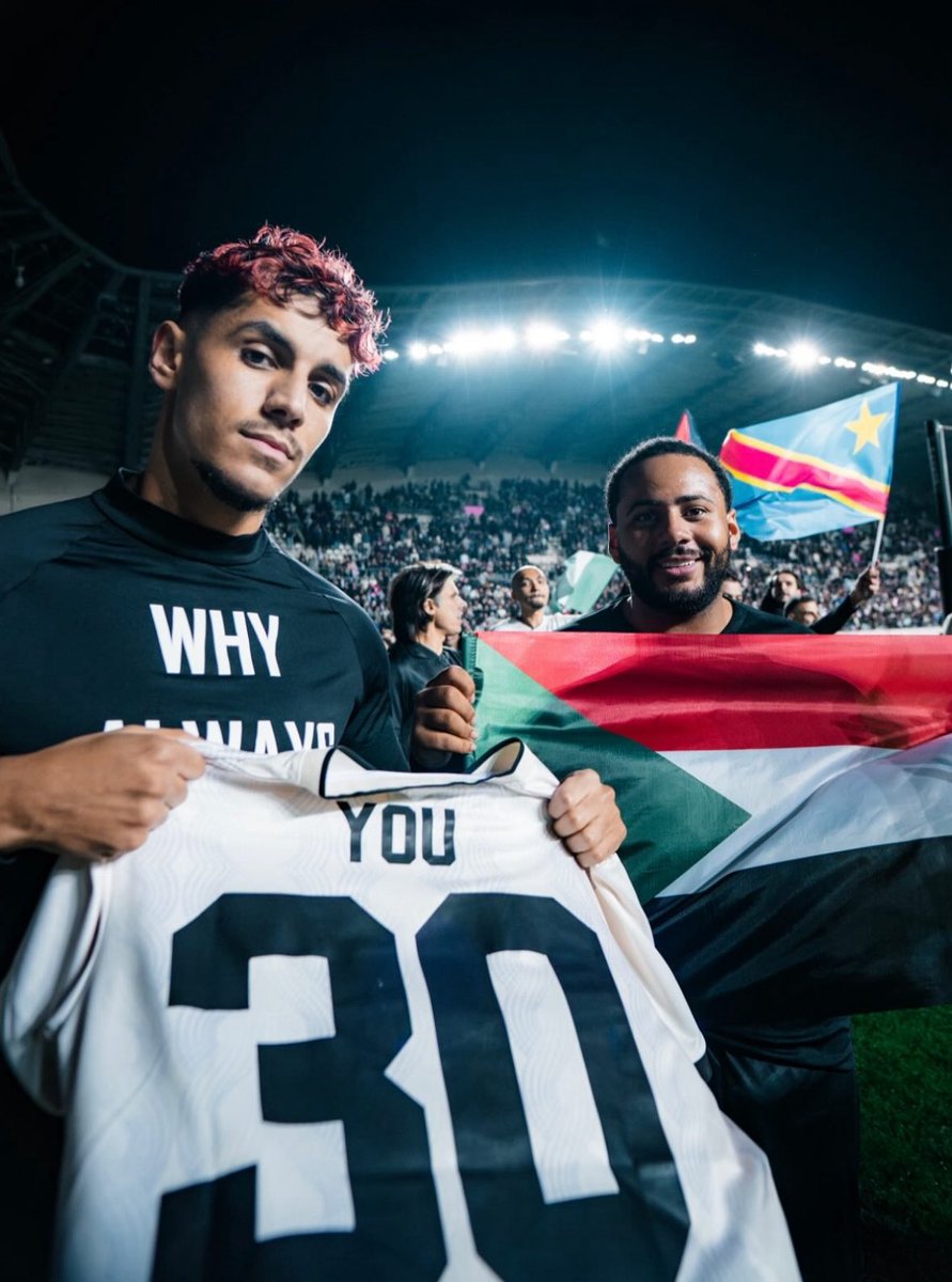 TopDeTwitch's tweet image. 🚨 2025 touche à sa fin : Pour vous, qui mérite le titre de "Streamer de l'Année" ? 🥇