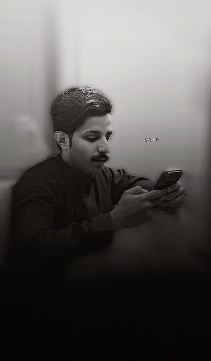 Ryfii2's tweet photo. @c22vi -

« قلبي اللي لواه من الصواديف لاوي
 جرحته الليالي و الحظوظ الرّدية »

#محمد_ال_عبيان || @c22vi https://t.co/2oA0M2eG8x