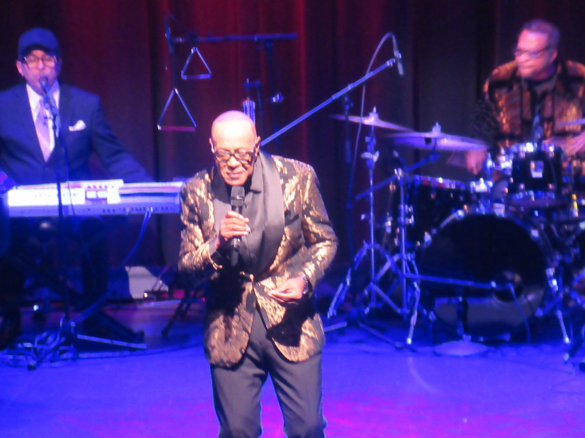 QOTDCT's tweet image. #RecentlyInCT / #RecentConcertsInCT:
The "Colors Of Christmas" concert @ComeToTheKate, #OldSaybrook, 12/1/2025,
with @PeaboBryson2, @RubenStuddard, and #SheenaEaston